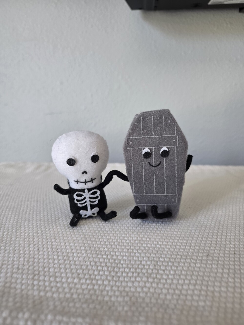 Target Halloween Skeleton and Coffin Figurine Hyde & EEK!